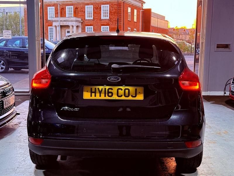 Used Ford Focus Titanium 120 HP (88 kW) 2016 Black Hatchback
