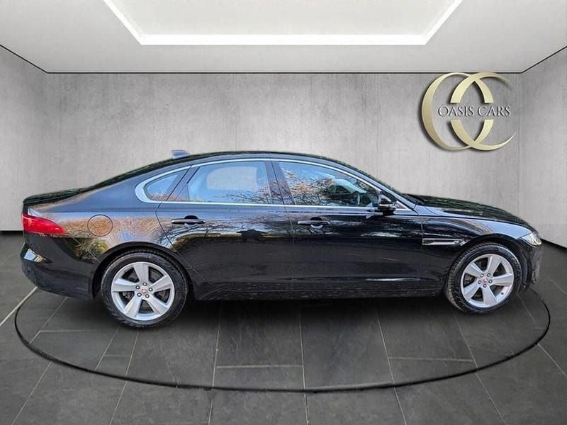 Second-hand Jaguar XF Portfolio 180 CP (132 kW) 2016 Negru Berlinǎ