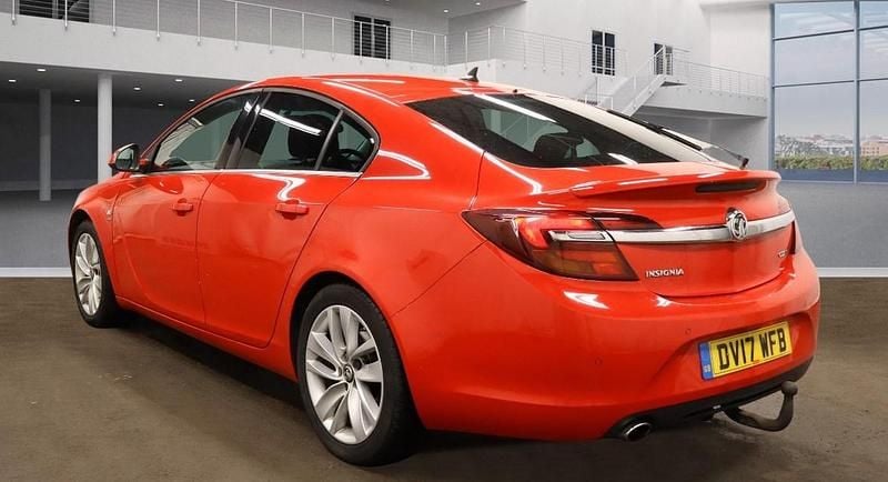 Used Vauxhall Insignia SRi 170 HP (125 kW) 2017 Red Hatchback