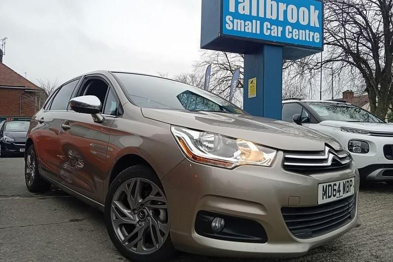Used Citroën C4 SELECTION 115 HP (84 kW) 2015 Beige Hatchback