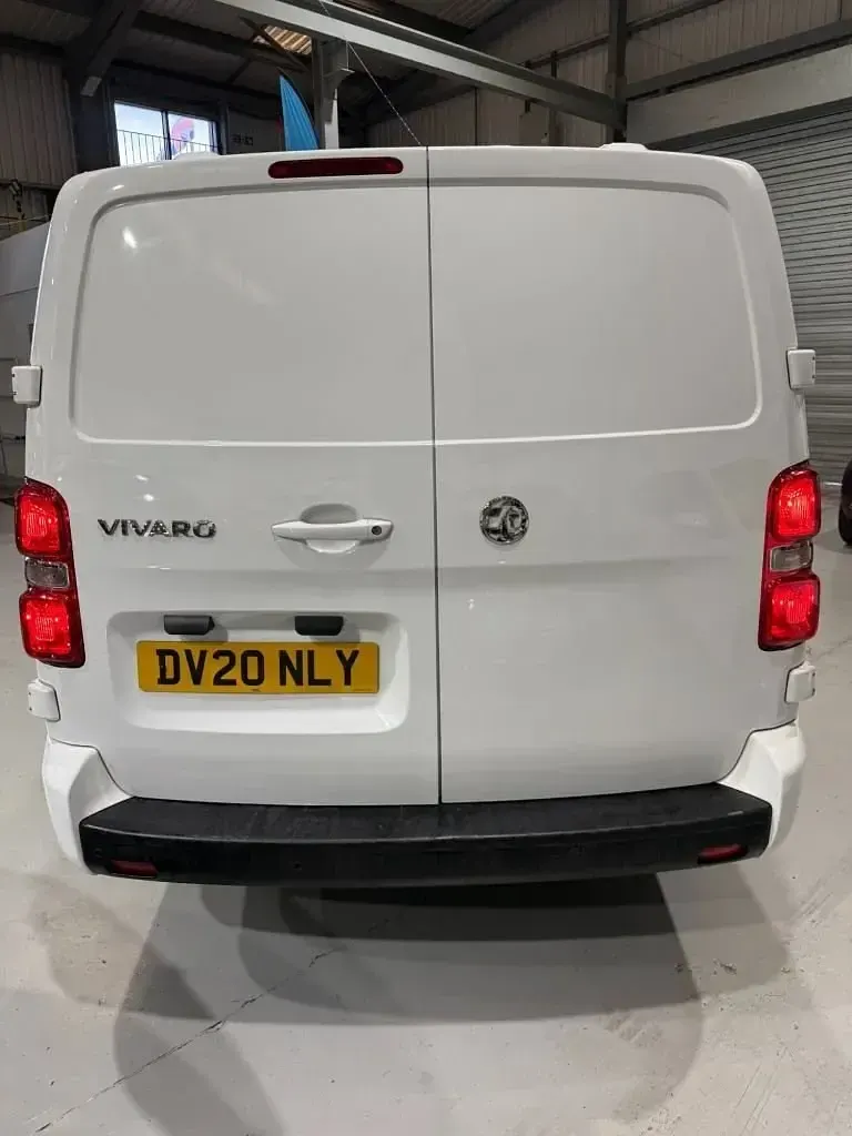 Second-hand Vauxhall Vivaro Sportive 100 CP (73 kW) 2020 Alb Monovolum