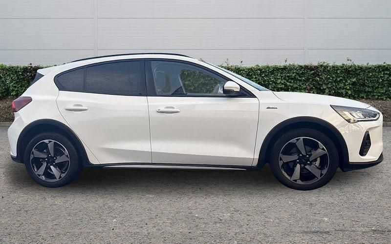 Used Ford Focus Active 155 HP (114 kW) 2023 White Hatchback
