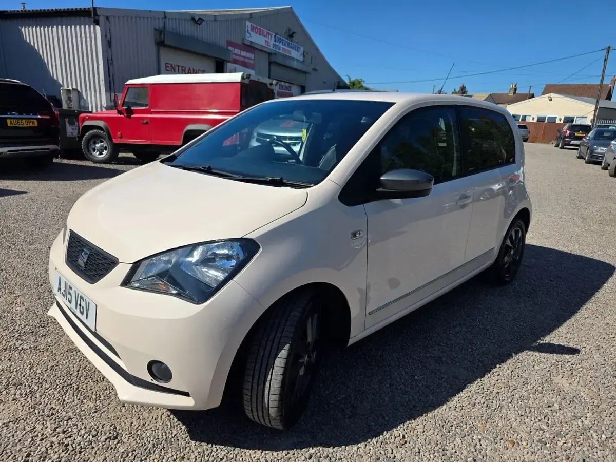 Usado Seat Mii 75 HP (55 kW) 2015 Bege Citadino