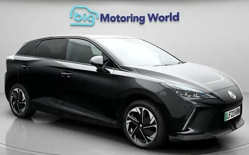 Begagnad MG MG4 EV Trophy 150 kW (204 HK) 2025 Halvkombi