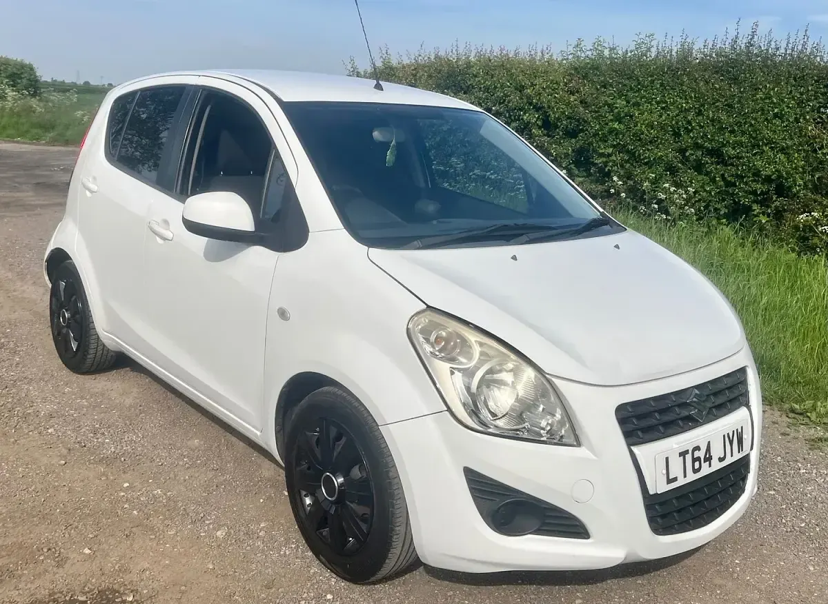 Used Suzuki Splash 2014 White Hatchback