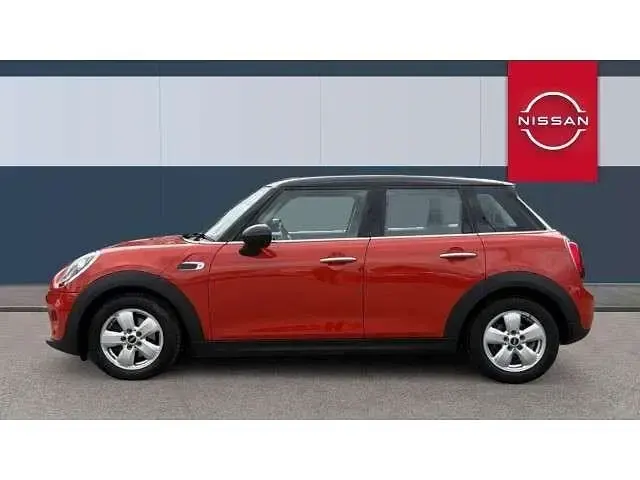 Used Mini Cooper Classic 136 HP (100 kW) 2018 Orange Hatchback