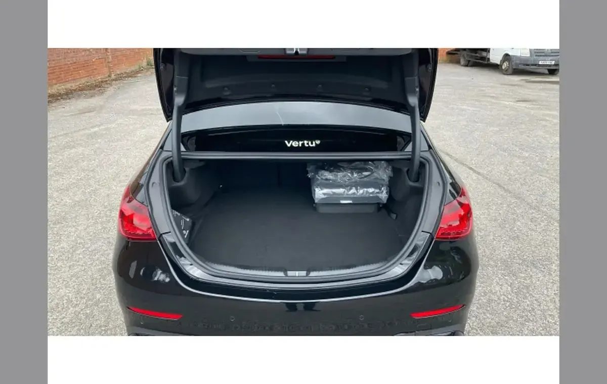 New Mercedes C300 Urban 308 HP (226 kW) 2026 Black Sedan