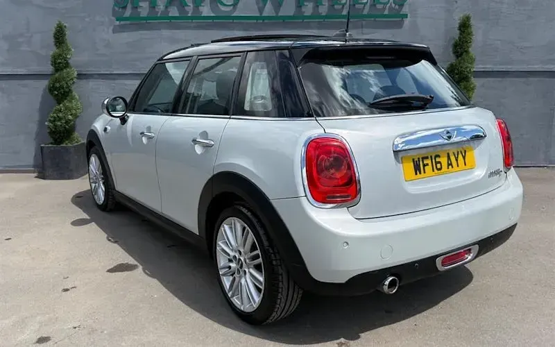 Used Mini Cooper D Hatch 116 HP (85 kW) 2017 Hatchback