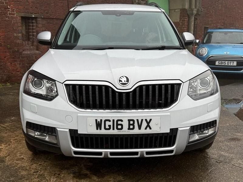 Used Skoda Yeti SE L 110 HP (80 kW) 2016 White SUV