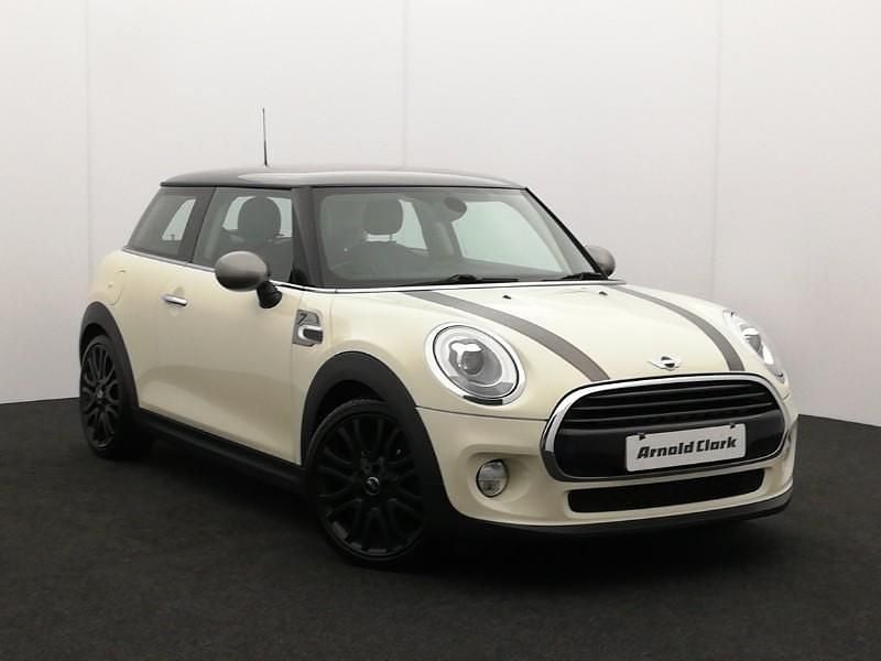 White Used 2018 Mini Cooper Seven Hatchback | £8,998 (Fair price) - Image 1/4