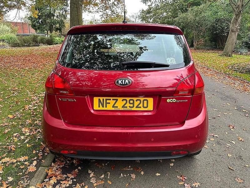 Used Kia Venga 89 HP (65 kW) 2013 Red Hatchback