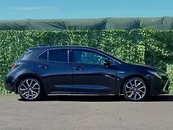 Used Toyota Corolla 122 HP (89 kW) 2021 Black Hatchback