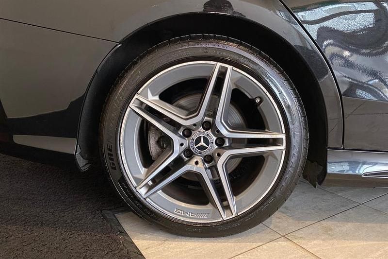 Used Mercedes C220 AMG line 194 HP (142 kW) 2019 Obsidian black Estate