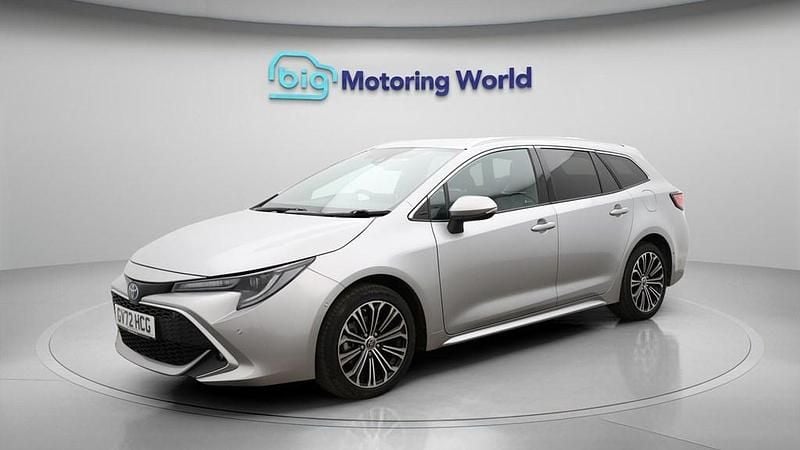 Used Toyota Corolla 140 HP (102 kW) 2023 Silver Estate