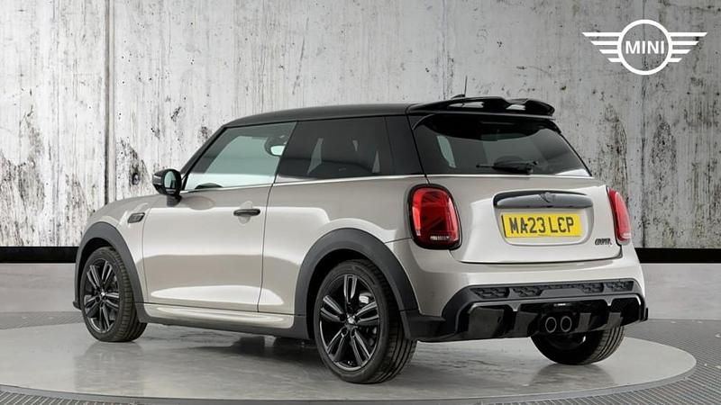 Begagnad Mini Cooper S Hatch 192 HK (141 kW) 2023 Grå Halvkombi