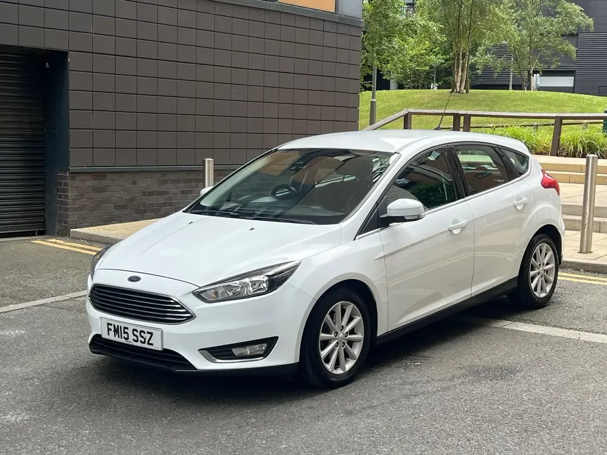Used Ford Focus Titanium 120 HP (88 kW) 2015 White Hatchback