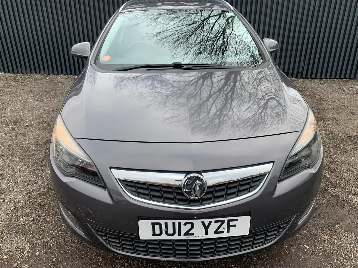 Used Vauxhall Astra SRi 125 HP (91 kW) 2012 Grey Estate