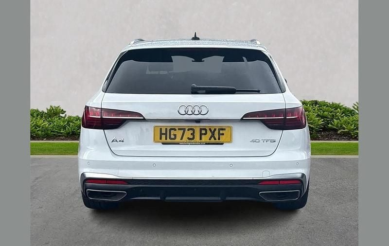 Begagnad Audi A4 S-Line 204 HK (150 kW) 2024 Vit Kombi