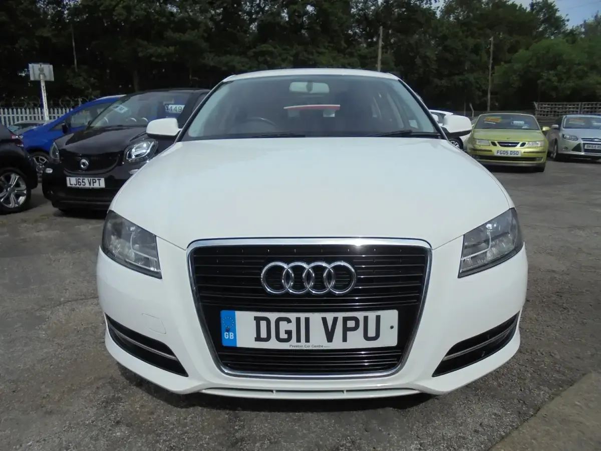 Used Audi A3 102 HP (75 kW) 2011 White Hatchback