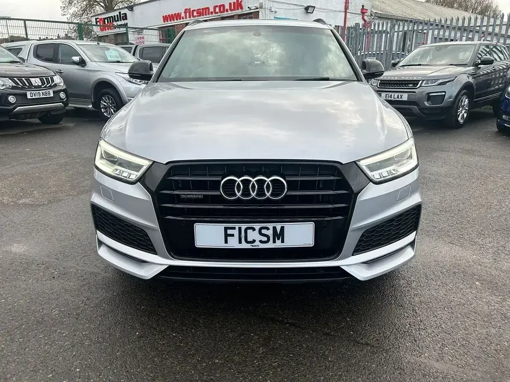 Używany Audi Q3 Black Edition 150 KM (110 kW) 2017 Srebrny SUV