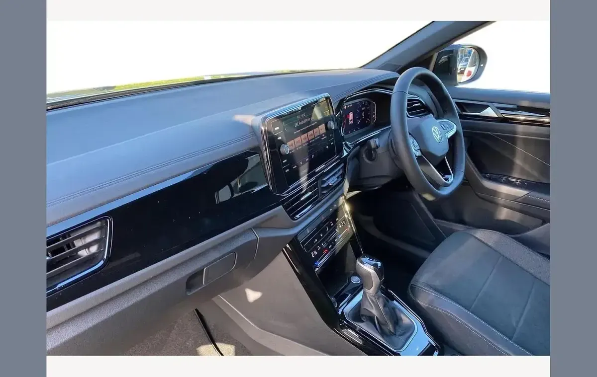 New VW T-Roc Design 147 HP (108 kW) 2026 Silver SUV