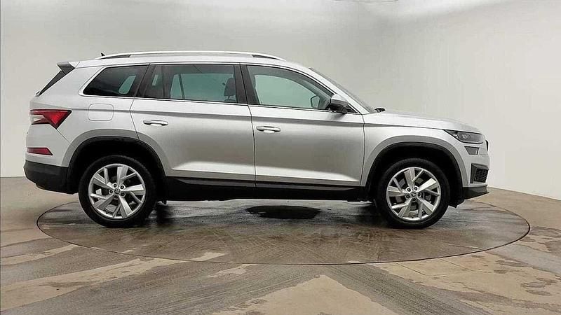 Used Skoda Kodiaq SE L 140 HP (102 kW) 2021 Brilliant silver metallic SUV
