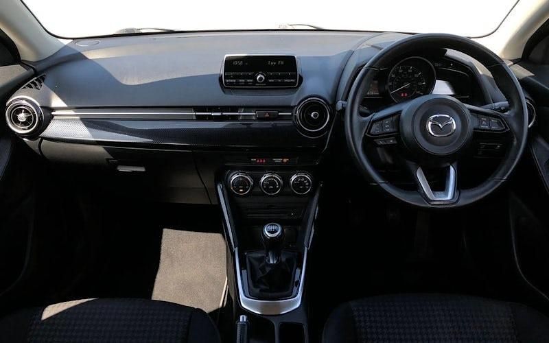Begagnad Mazda 2 75 HK (55 kW) 2019 Blå Halvkombi