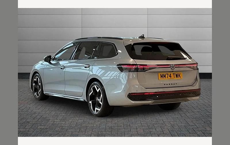 Used VW Passat R-line 147 HP (108 kW) 2024 Silver Estate