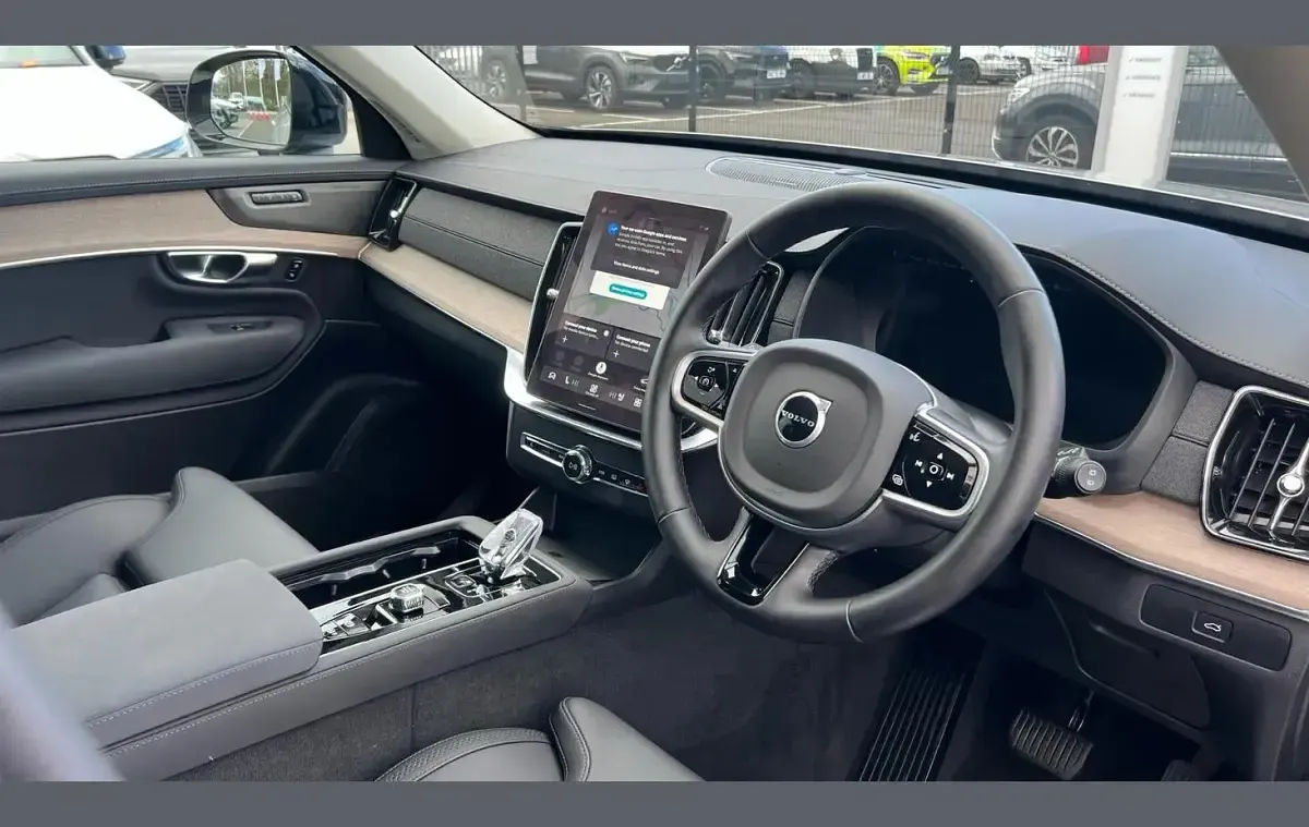 Used Volvo XC90 Plus 455 HP (334 kW) 2025 Silver SUV