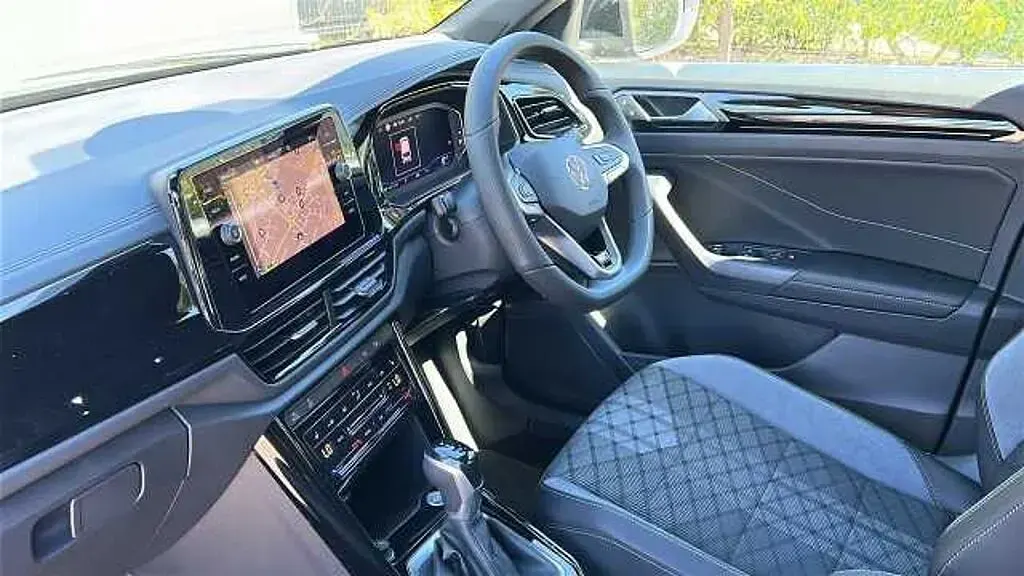 New VW T-Roc 150 HP (110 kW) 2025 SUV
