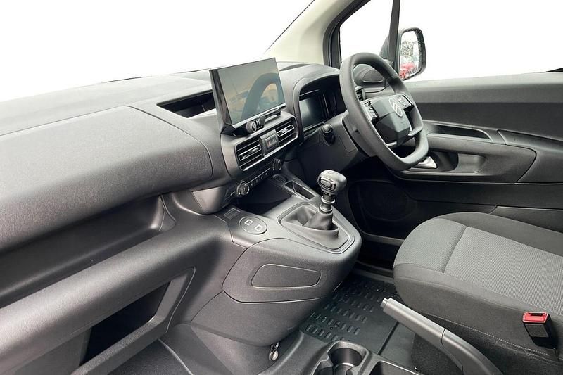 New Citroën Berlingo 101 HP (74 kW) 2026 Black MPV