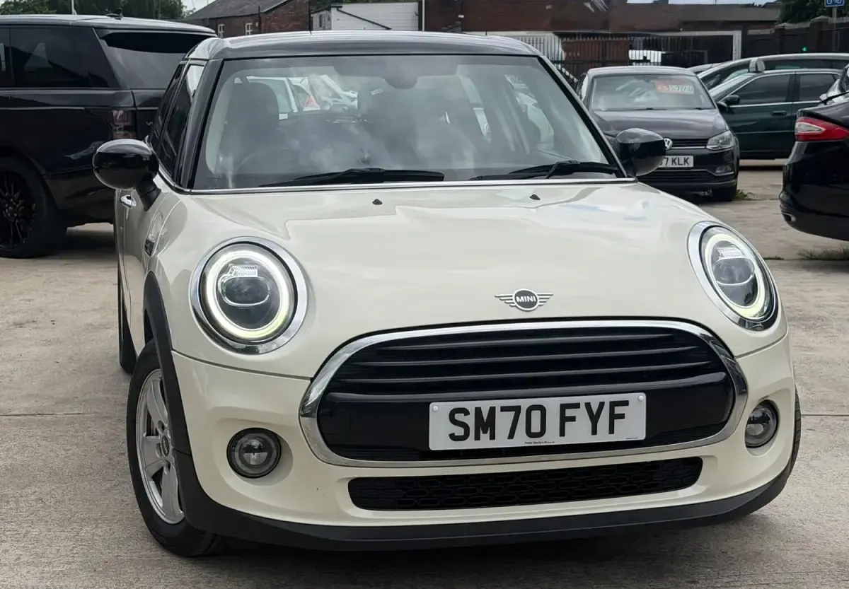 Used Mini Cooper Classic 134 HP (98 kW) 2020 White Hatchback