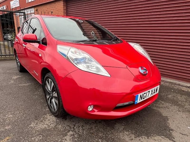 Red Used 2017 Nissan Leaf Tekna Hatchback | £5,689 (Fair price) - Image 1/4