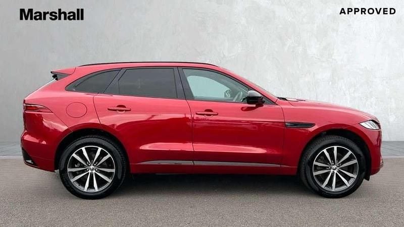 Second-hand Jaguar F-Pace R-Dynamic 404 CP (297 kW) 2024 Roșu SUV