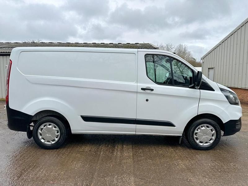 Used Ford Transit Custom 105 HP (77 kW) 2017 White Van