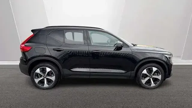 Used Volvo XC40 Plus 194 HP (142 kW) 2025 Black SUV