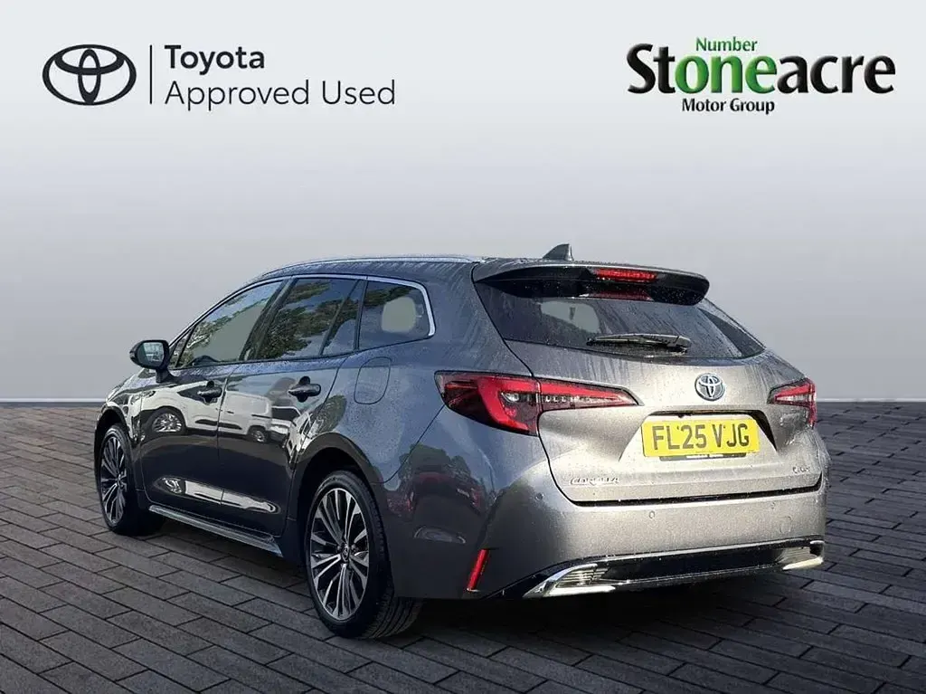 Used Toyota Corolla Design 196 HP (144 kW) 2025 Grey Estate