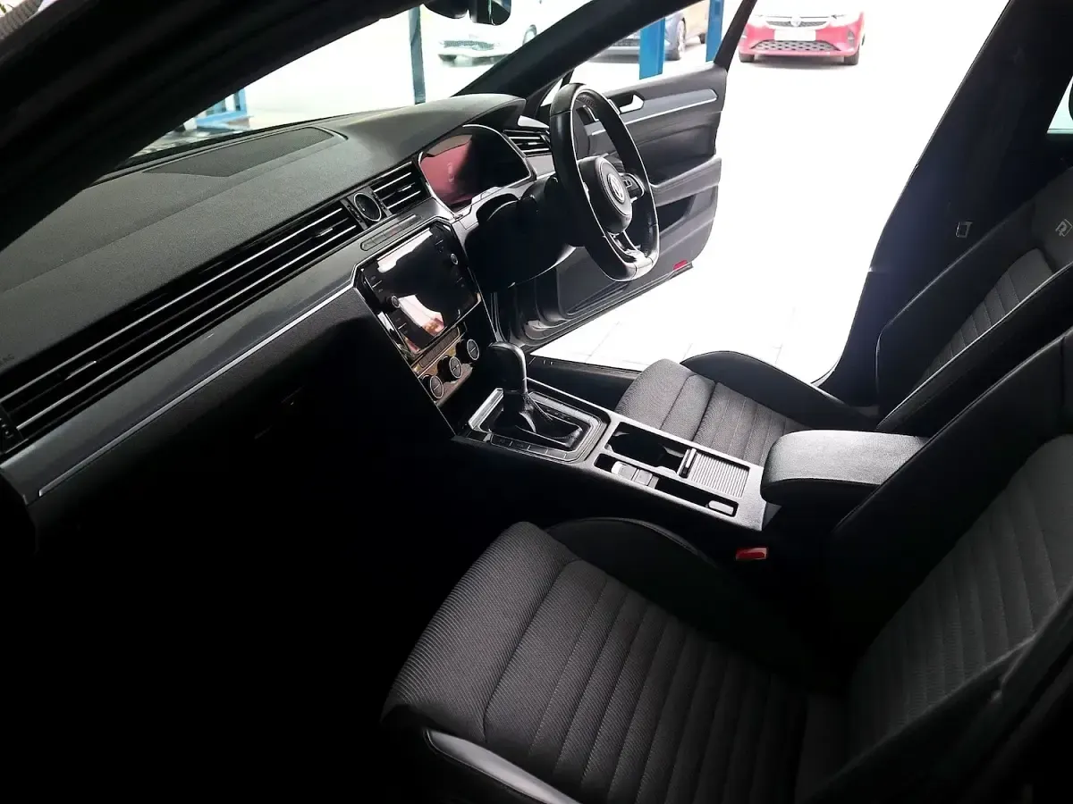 Used VW Passat R-line 150 HP (110 kW) 2018 Grey Sedan