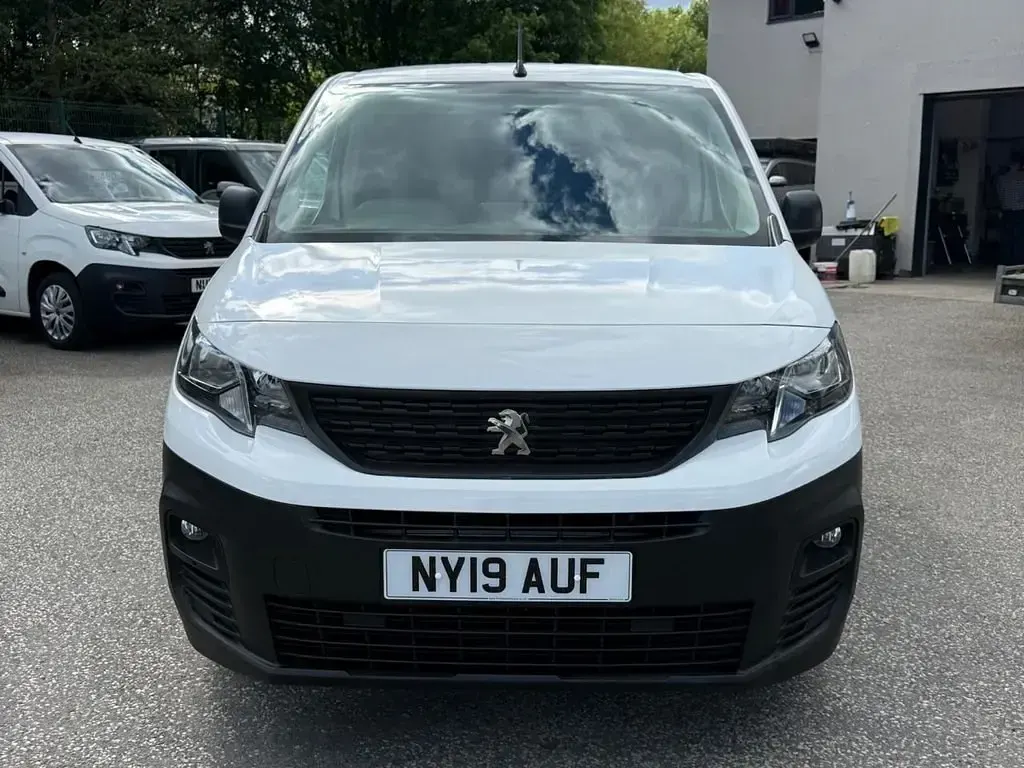 Gebraucht Peugeot Partner 2019 Weiß Van / Kleinbus