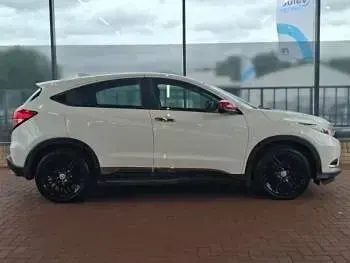 Used Honda HR-V S 130 HP (95 kW) 2017 White SUV