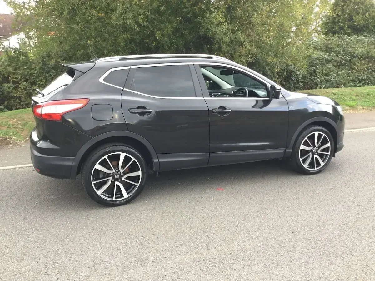 Gebraucht Nissan Qashqai Tekna 115 PS (84 kW) 2016 Schwarz SUV