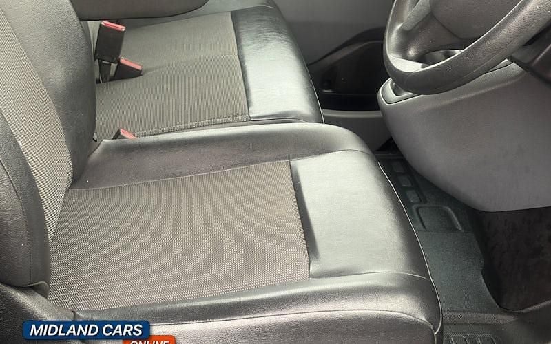 Used Vauxhall Vivaro Edition 101 HP (74 kW) 2020 Black MPV