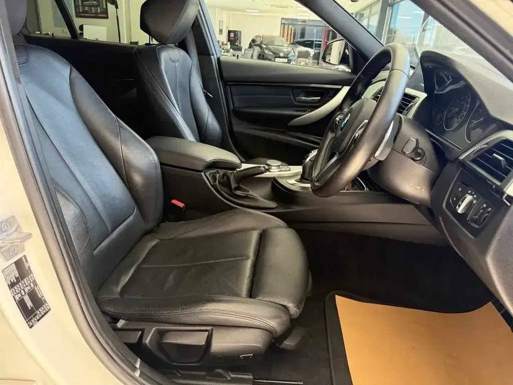 Usado BMW 320 M Sport 190 CV (139 kW) 2018 Blanco Familiar