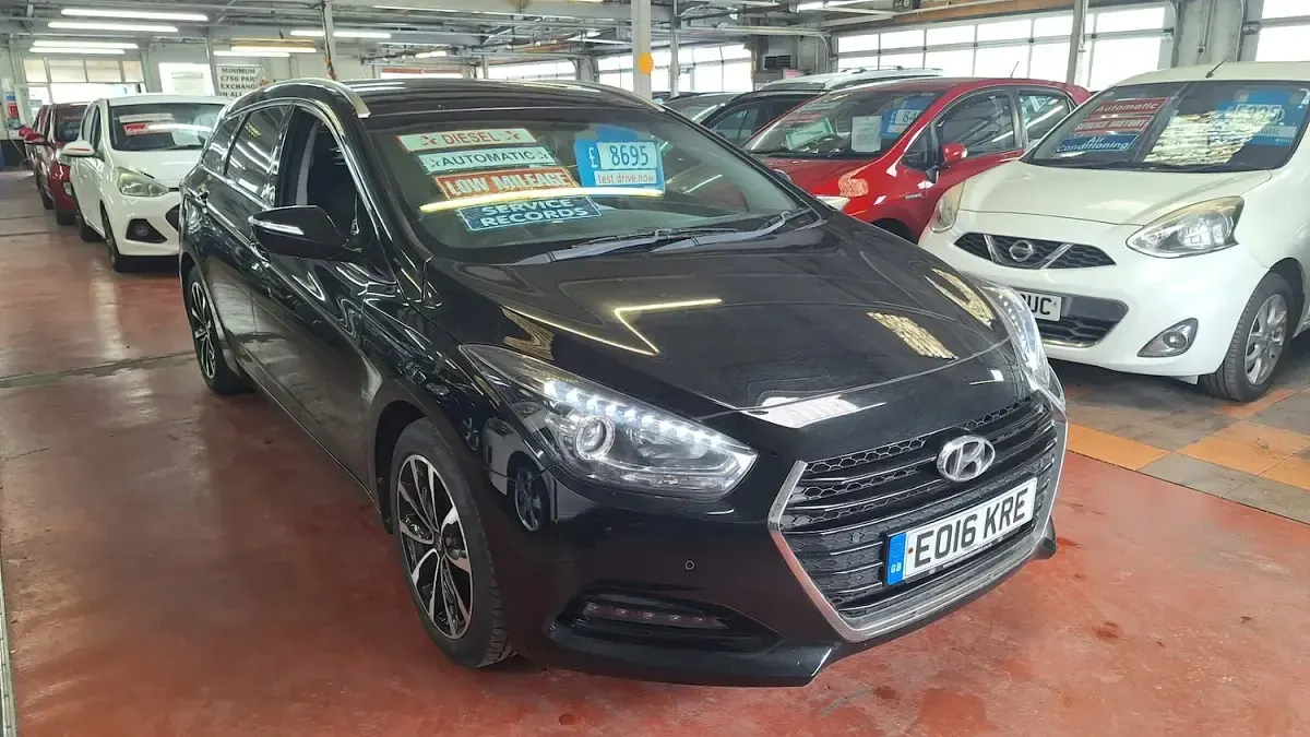 Used Hyundai i40 SE 141 HP (103 kW) 2016 Black Estate