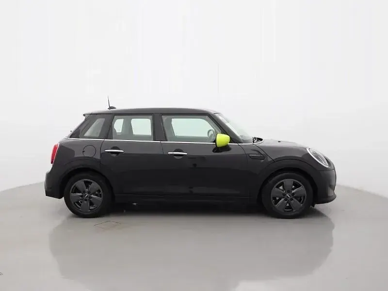 Used Mini Cooper Classic 134 HP (98 kW) 2022 Black Hatchback