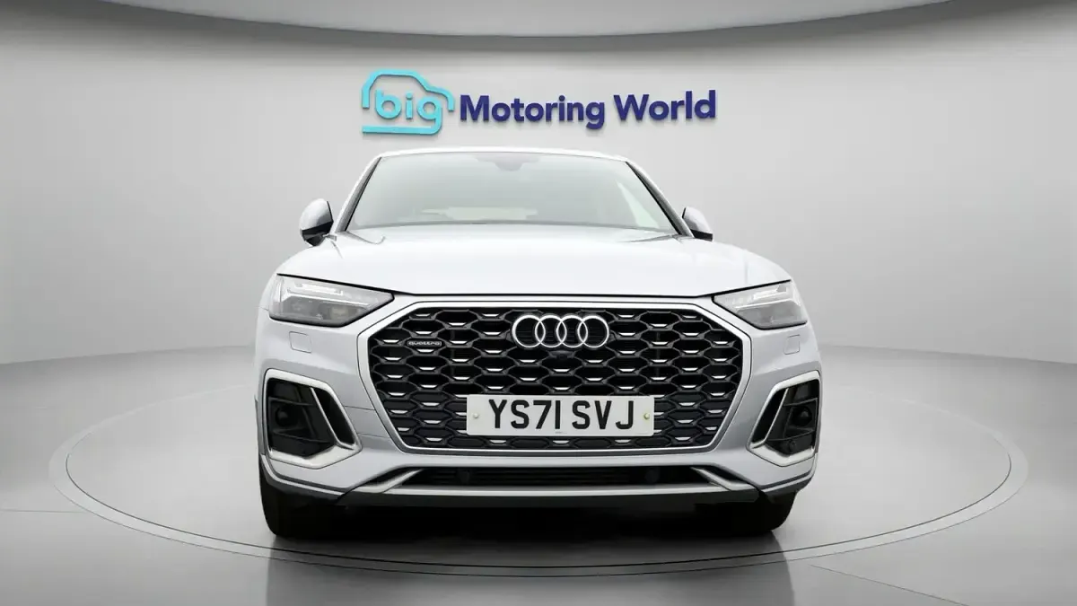 Begagnad Audi Q5 Sportback S-Line 295 HK (216 kW) 2021 Silver SUV