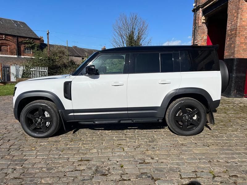Used Land Rover Defender SE 2021 White SUV