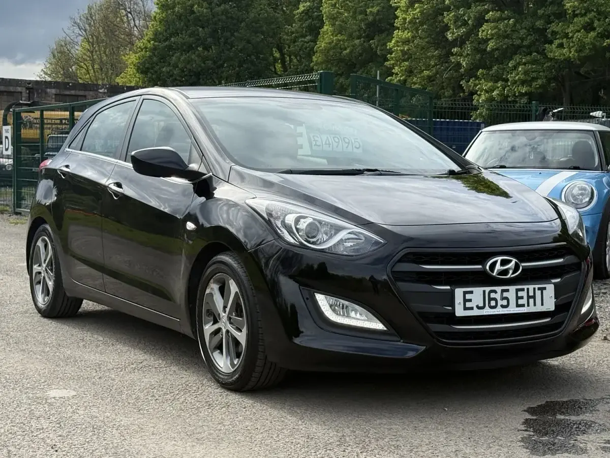 Used Hyundai i30 SE 100 HP (73 kW) 2015 Black Hatchback