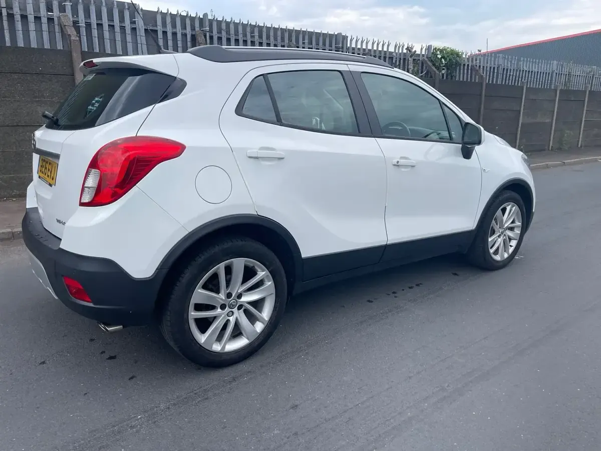 Second-hand Vauxhall Mokka 140 CP (102 kW) 2016 Alb SUV