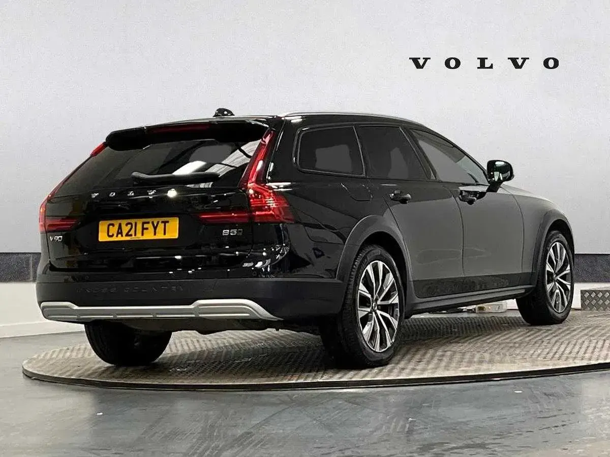 Used Volvo V90 CC 247 HP (181 kW) 2021 Estate